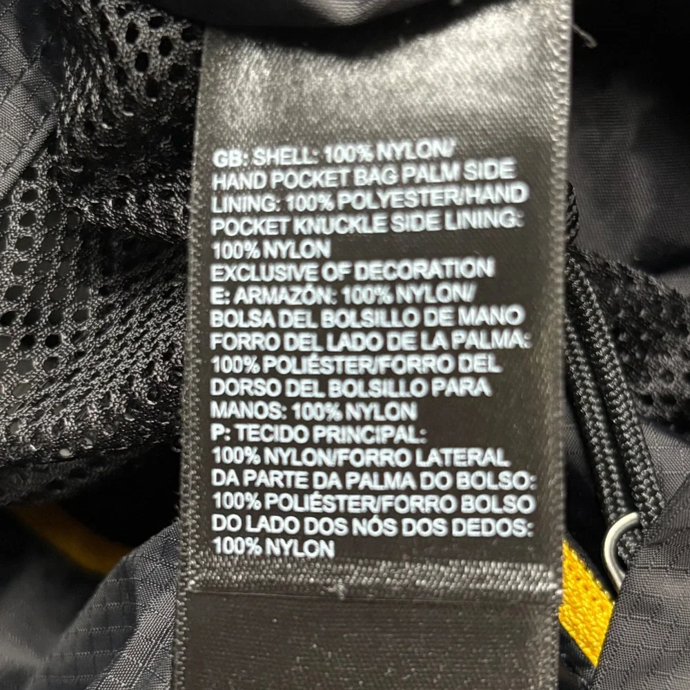 The North Face Venture 2 Dryvent Waterproof Hooded Rain Jacket in Black‎ Size XL